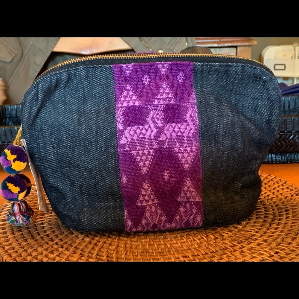 🌺🌺One of a kind cosmetic bag - fully line NWT🌺